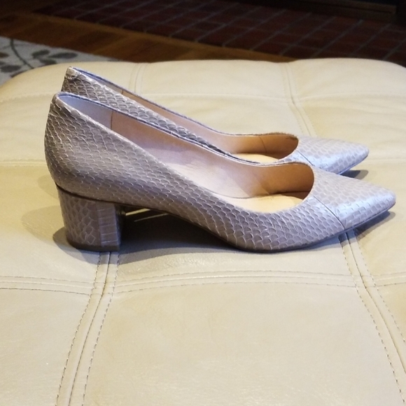 Louise et Cie tan leather 2" covered block heel - Picture 3 of 5
